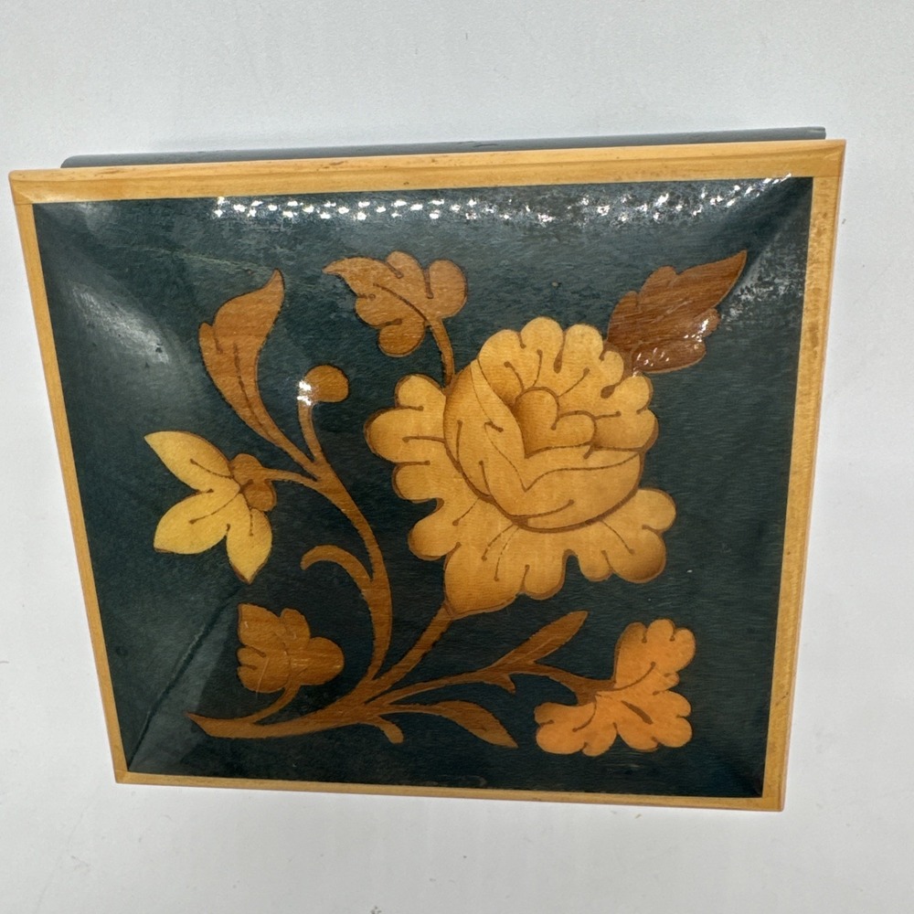 Beautiful Inlaid‎ Wooden Small Jewelry Keep Box Sorrento Italy Velvet Inside